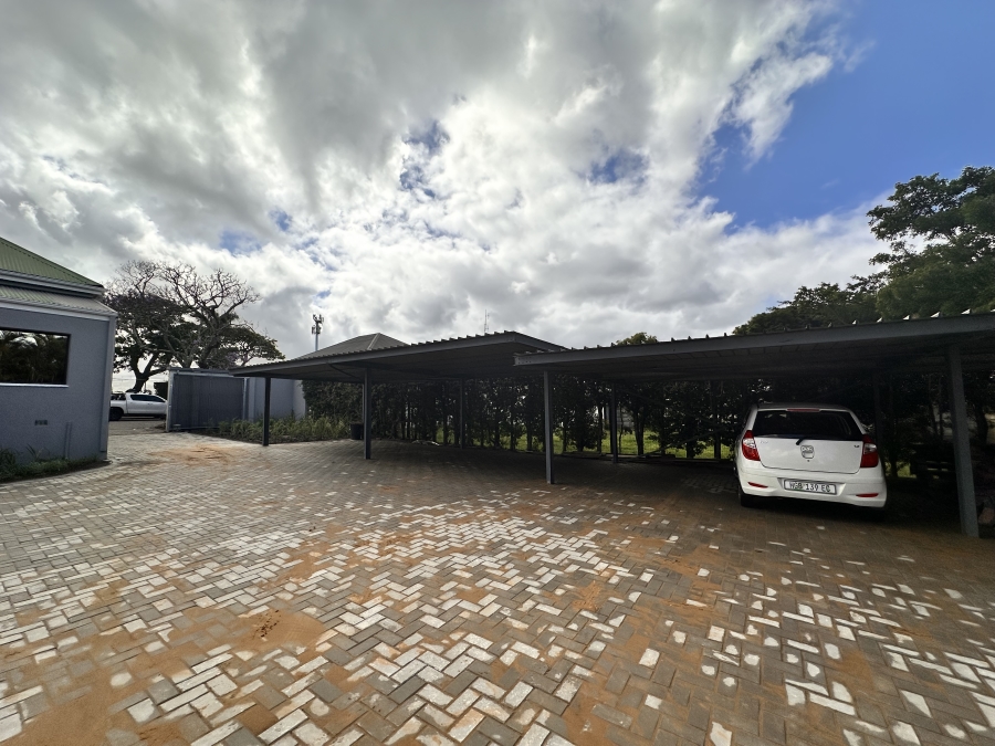 To Let commercial Property for Rent in Vincent Eastern Cape